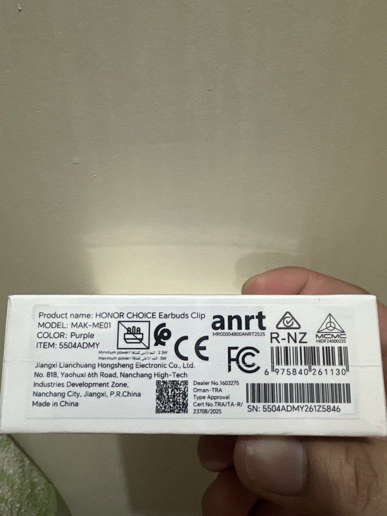 Honor Choice Earbuds Clip (Category: Earphones) located in Manila. Submitted by iankimy123 (Listing ID 1445760051, Image 3). Description: Brand new sealed with box. RFS: Need funds. .