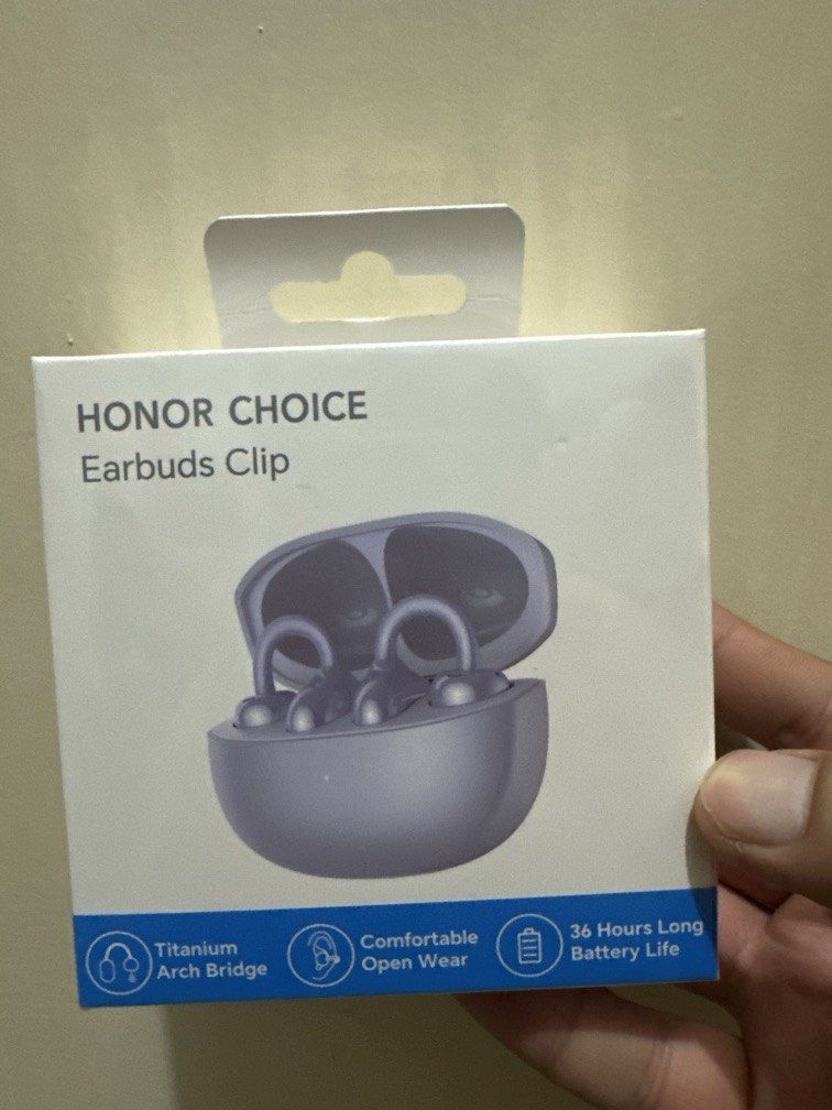 Honor Choice Earbuds Clip (Category: Earphones) located in Manila. Submitted by iankimy123 (Listing ID 1445760051, Image 1). Description: Brand new sealed with box. RFS: Need funds. .