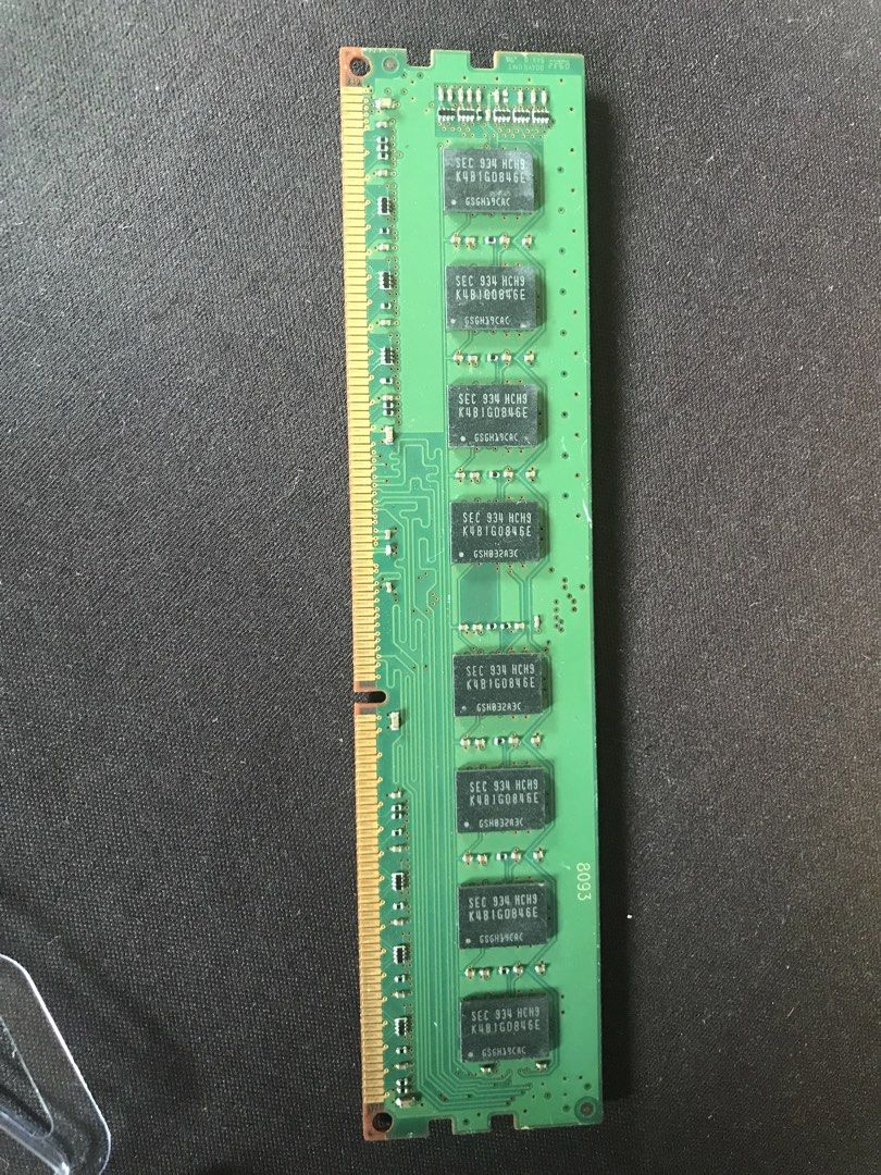 HP Samsung 8GB DDR3 PC3-10600U RAM Module (Category: Computer Parts) located in Paranaque City. Submitted by heroman14 (Listing ID 1445702050, Image 2). Description: - Samsung 8GB DDR3 RAM Stick - Model: PC3-10600U - Part Number: 645065-888 - Single stick for desktop computer upgrades - Comes in original plastic casing - Great for boosting your PC's performance.