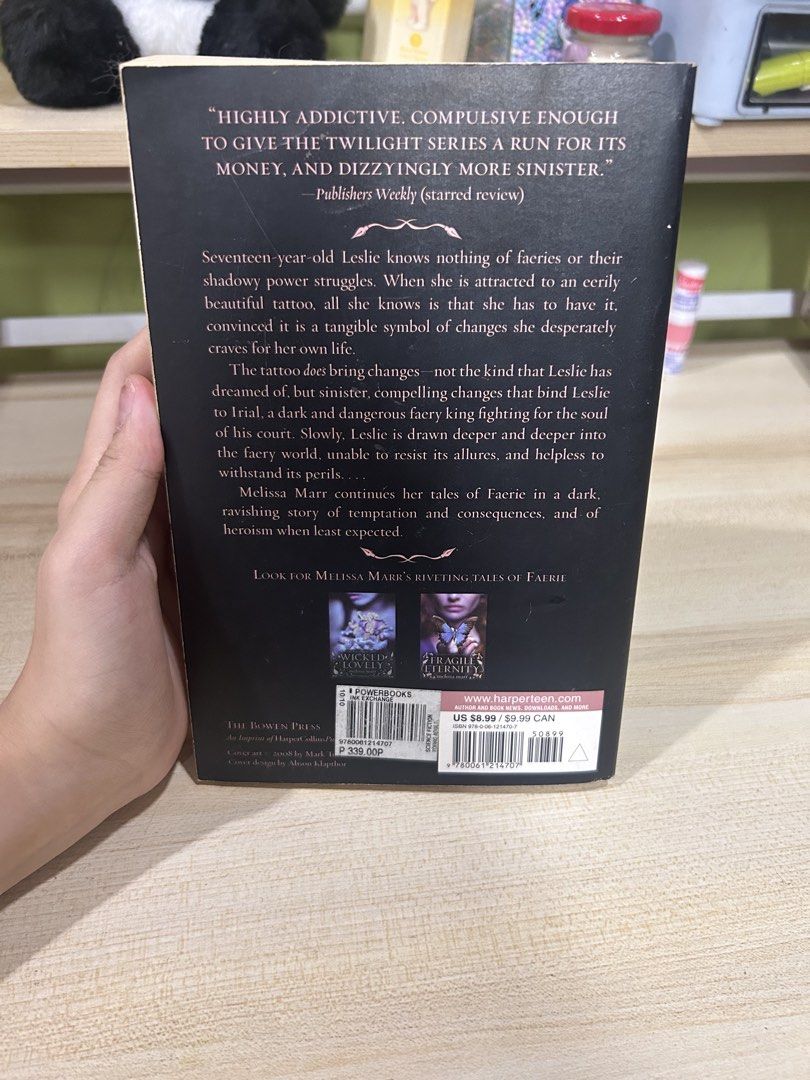 Ink Exchange (Wicked Lovely, #2) by Melissa Marr (Category: Storybooks) located in Manila. Submitted by cupofishka (Listing ID 1445695348, Image 2). Description: 🏷️ New York Times Bestseller 🏷️ Genre: Fantasy / Paranormal Romance 🏷️ Features faeries and tattoos 🏷️ Perfect for fans of the genre 🏷️ Full synopsis available on the back cover GR rating: 3.69 ⭐️⭐️⭐️ 🌸 Feel free to DM for inquiries 🌸 Location: Caloocan City.