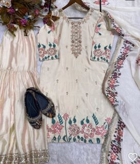 (Category: ) located in . Submitted by instockoutfits (Listing ID 1445680064, Image 1). Description: .