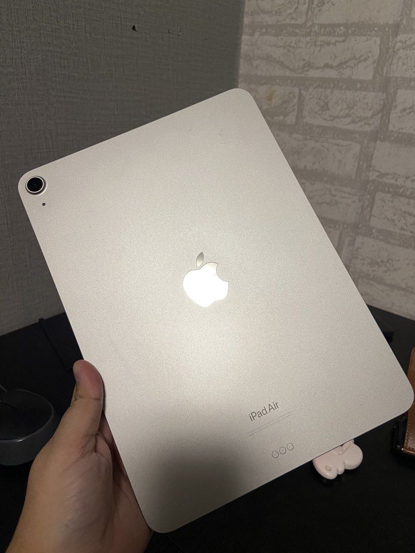iPad Air 5th Gen WiFi 64GB Starlight (Category: iPad) located in Manila. Submitted by arkkii (Listing ID 1445667800, Image 2). Description: - iPad Air 5th Gen - WiFi Model - 64GB Storage - Starlight Color - Running iPadOS 18.4.4 - Includes original box, official receipt, and charging cable - Protect Plus valid until 2026 - Ideal for everyday tasks.