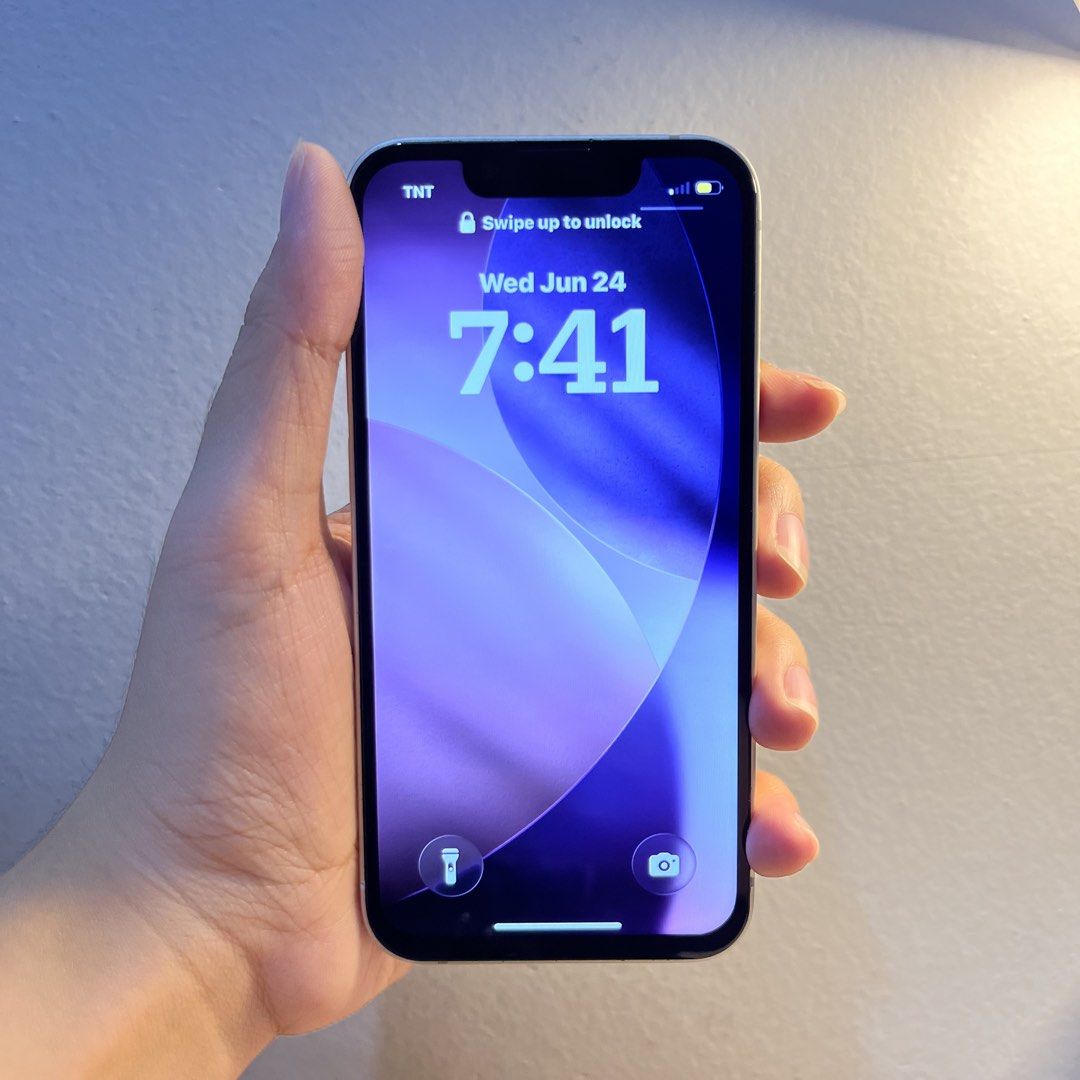 Iphone 13 Mini (Category: iPhone 13 Series) located in Manila. Submitted by duza3413609745 (Listing ID 1445773307, Image 2). Description: Iphone 13 mini starlight 256gb 75% battery health(original battery) Factory unlock/no sim restriction✅ Wifi✅ Face ID✅ True Tone✅ makinis sobra💯 with free case and genuine box(match imei sa unit) 16.5k negotiable if sure buyer Meet up only para iwas sa scam.