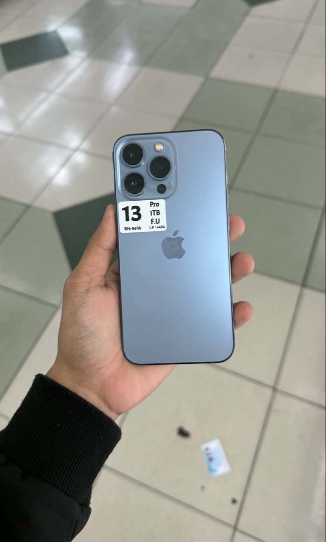 iPhone 13 Pro 1TB Openline 96% Battery Health (Category: iPhone 13 Series) located in San Juan City. Submitted by Khalidmgdla08 (Listing ID 1445756813, Image 1). Description: FOR SALE | TRADE/SWAP Price: 27,999 On hand: iPhone 13 Pro✔️ 1TB ✔️ OPENLINE ✔️ 96% Batt health ✔️ 100% Original ✔️ 99% Makinis ✔️ 99% Smooth ✔️ NOT REFURB ✔️ NO HIDDEN ISSUES ✔️ NEVER BEEN REPAIRED ✔️ TEST TO SAWA✔️ FREE 3-UTOOLS ✔️ ANY MODEL OF IPHONE AND SAMSUNG ARE AVAIL