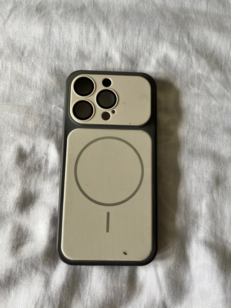 IPhone 14 Pro Magsafe Case (Category: Cases & Sleeves) located in Muntinlupa City. Submitted by alabang__thrift (Listing ID 1445638699, Image 1). Description: .