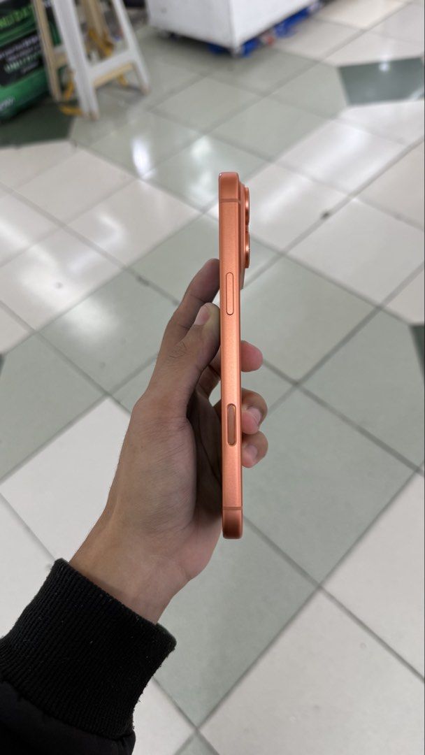 iPhone 17 Pro Max eSIM 256gb 100% batt 85 cycle counts with same serial box (Category: iPhone 17 Series) located in Manila. Submitted by carimgadgets (Listing ID 1445641276, Image 2). Description: .