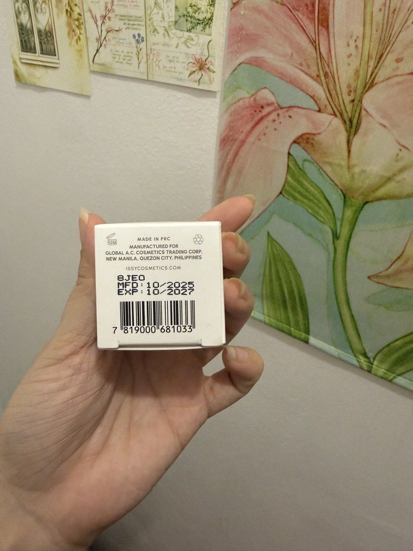 issy creme flush stick blush (flick shade) (Category: Makeup) located in Carmona. Submitted by stuffnvrything (Listing ID 1445673065, Image 3). Description: bought it at ₱229 never been used (sealed).