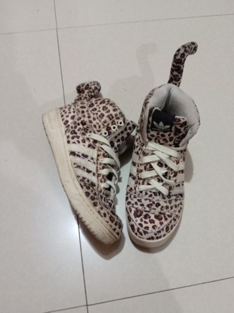 Jeremy Scott Leopard Tail x Adidas Jscott (Category: Sneakers) located in Manila. Submitted by sonny2k (Listing ID 1445717278, Image 3). Description: Leopard Jeremy Scott JS Tails x Adidas US: 7 EURO: 40 note: can fit to 42/8.5 - sign of usage - needs cleaning - crack outsole, see last slide.