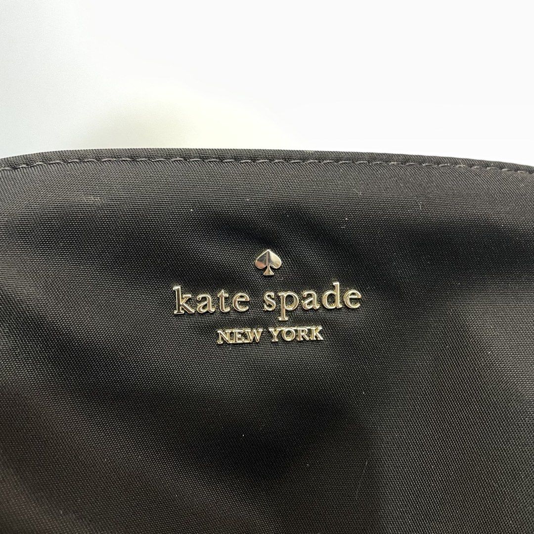 Kate Spade Chelsea Medium Cosemetic Bag (Category: Luxury Bags & Wallets) located in Baguio. Submitted by 2ndstory.vntg (Listing ID 1445736852, Image 2). Description: KATE SPADE CHELSEA MEDIUM COSMETIC BAG🔥 Authentic💯 Never been used, natambak lang. — Lightweight, water-resistant nylon with PVC trim. — Zip closure with no interior pockets. — Approximately 4.6" high by 8.7" wide. 🏷️₱1,500 — free shipping! 📍Baguio City.