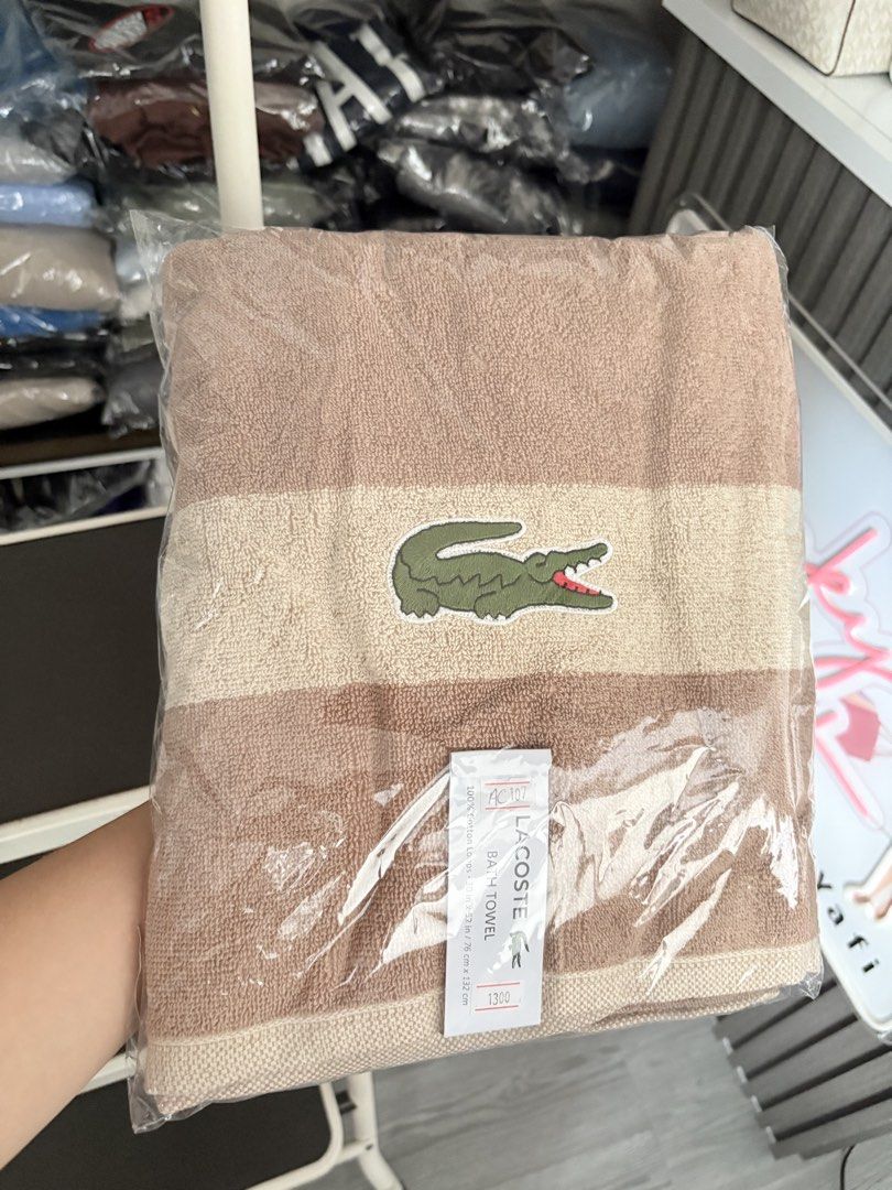 LACOSTE ORIGINAL BATH AND BEACH TOWELS A (Category: Bath) located in Nagcarlan. Submitted by yjiayo (Listing ID 1445728656, Image 2). Description: 100% AUTHENTIC FROM US 🚚Nationwide Shipping 📍Nagcarlan,Laguna.