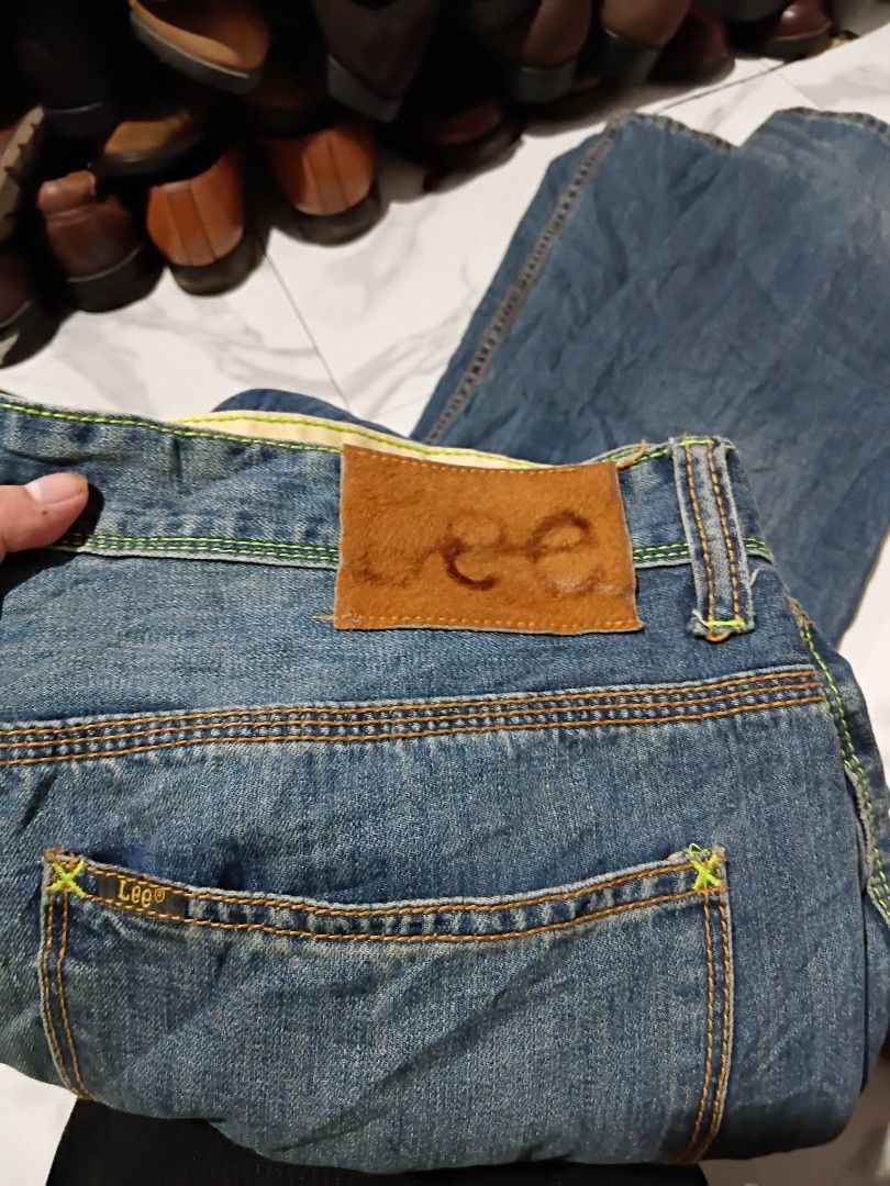 LEE DENIM PANTS size w38 l 42 (Category: Jeans) located in General Mariano Alvarez. Submitted by adonid (Listing ID 1445659900, Image 3). Description: LEE JEANS ORIGINAL LEEJEANS NORMAL SIGN OF USAGE ONLY NO ISSUE SIZE W38 L42.
