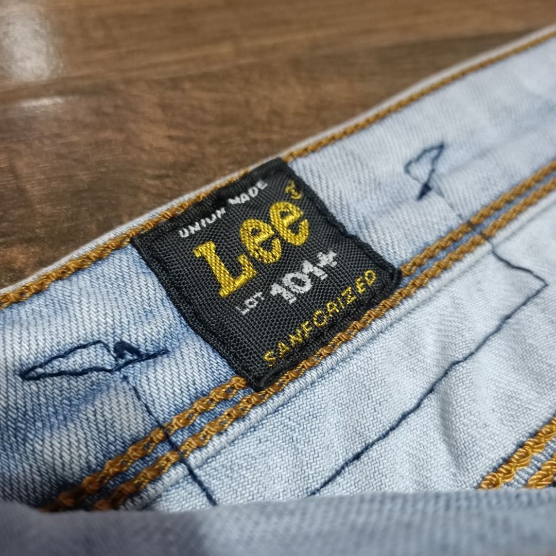 Lee Light Wash Denim Jeans (Altered Length) (Category: Jeans) located in San Pedro. Submitted by noriyarou (Listing ID 1445626491, Image 3). Description: Well used. Natural wear and fading. The legs have been altered shorter by 3 inches. Please also note light fraying/pilling near the inner/crotch area. Size 34 Length: 32" Leg opening: 6" Classic Lee denim design Durable denim fabric Subtle light wash finish.