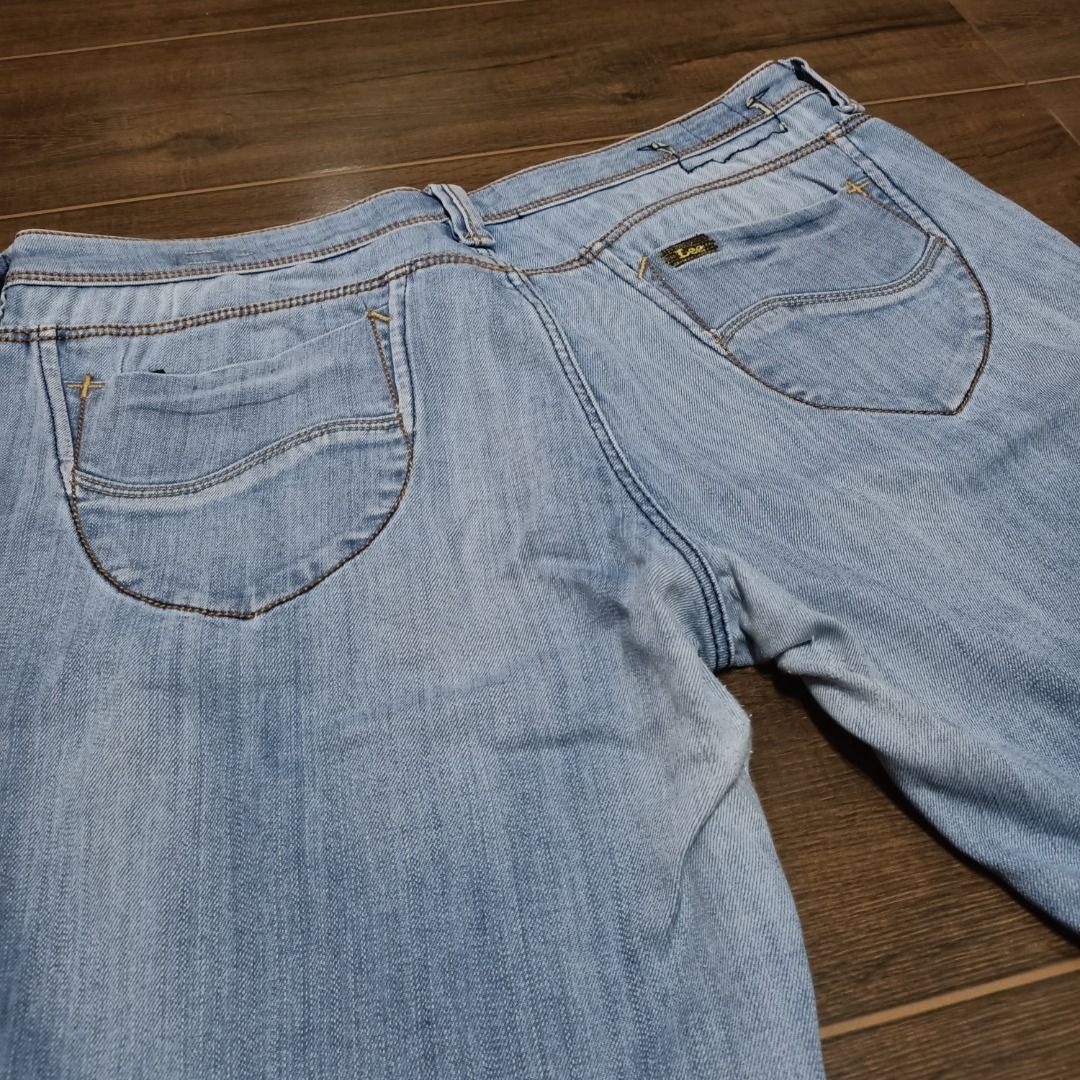 Lee Light Wash Denim Jeans (Altered Length) (Category: Jeans) located in San Pedro. Submitted by noriyarou (Listing ID 1445626491, Image 2). Description: Well used. Natural wear and fading. The legs have been altered shorter by 3 inches. Please also note light fraying/pilling near the inner/crotch area. Size 34 Length: 32" Leg opening: 6" Classic Lee denim design Durable denim fabric Subtle light wash finish.