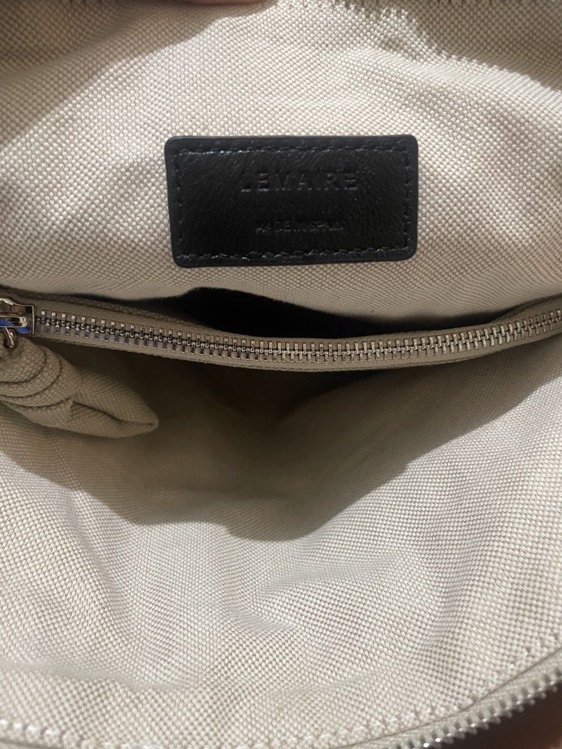Lemaire Extra Large Canvas Croissant Bag (Category: Luxury Bags & Wallets) located in Alcala. Submitted by zookarchive (Listing ID 1445752246, Image 3). Description: Sold out online retails around 600usd sellin for only 5500php.