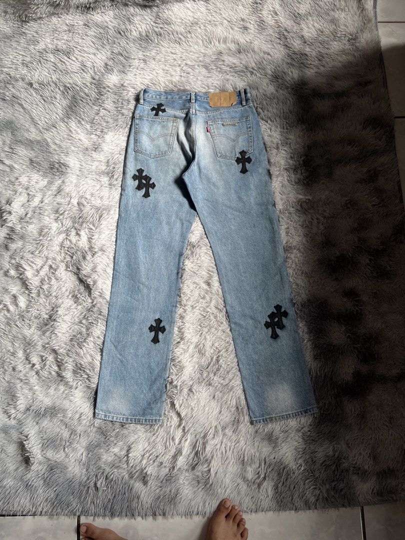 Levi’s x Chrome Hearts Jeans (Category: Jeans) located in San Pedro. Submitted by pitzz_stuf (Listing ID 1445777065, Image 2). Description: Levi’s x Chrome Hearts Jeans (off) Condition: 9/10 Size on tag: 32 Length x Width: 43x16 Leg opening: 9 M/Mine: ₱850 + Shipping Fee.