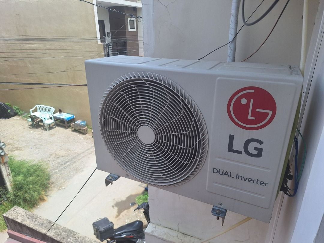 LG Dual Inverter Split Type Air Conditioner 1.0HP (Category: Air Conditioning and Heating) located in Paranaque City. Submitted by albertalviar2018 (Listing ID 1445704082, Image 1). Description: LG Dual Inverter Split Type Air Conditioner 1.0HP 💰 Price: ₱15000 NEGOTIABLE ✅ 2 to 2.5 Years Used ✅ Well Maintained ✅ Every 4-5 Months Regular Cleaning / PMS ✅ Complete Remote Control ✅ Cold Air Performance Still Excellent ✅ No Major Issues ✅ No Repair 