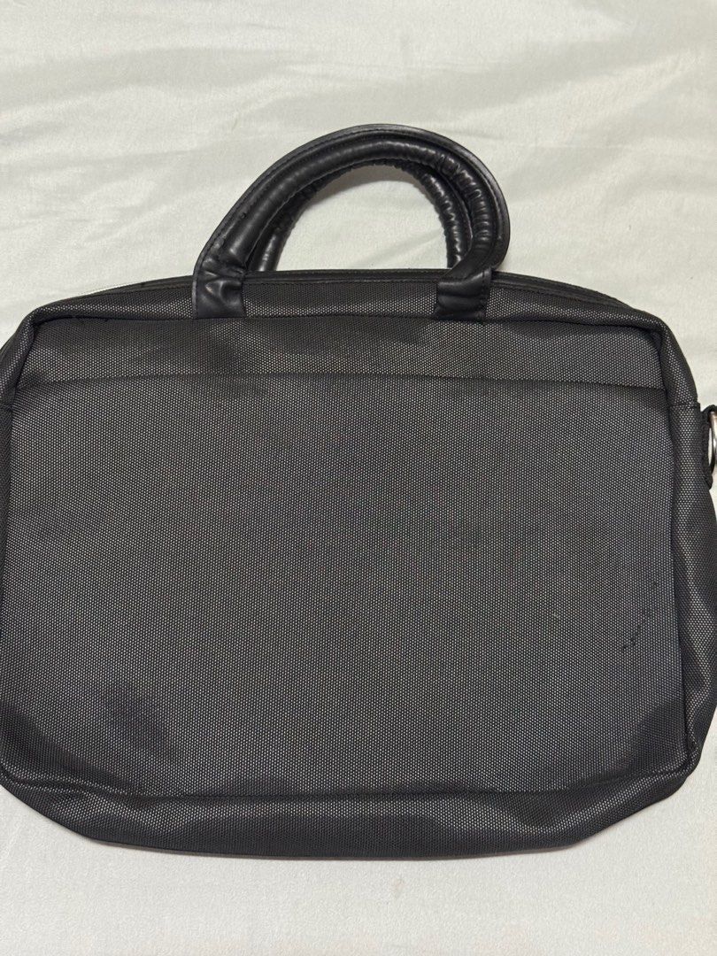 Like new Black Laptop Bag with Multiple Compartments490817240884858882