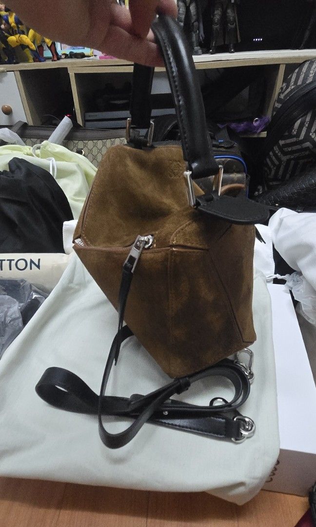 loewe puzzle bag SUEDE LEATHER (Category: Luxury Bags & Wallets) located in Manila. Submitted by luxxcorner4less (Listing ID 1445753054, Image 2). Description: 2 tone rare color way brown suede leather black calfskin leather very very slouchy and soft.