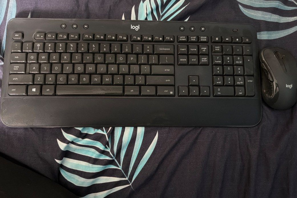 Logitech Wireless Keyboard and Mouse Combo491059759526727680