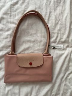 （分類：）位於 。 由 clee17 提交（商品編號 1445647918，圖片 1）。簡介： 。
