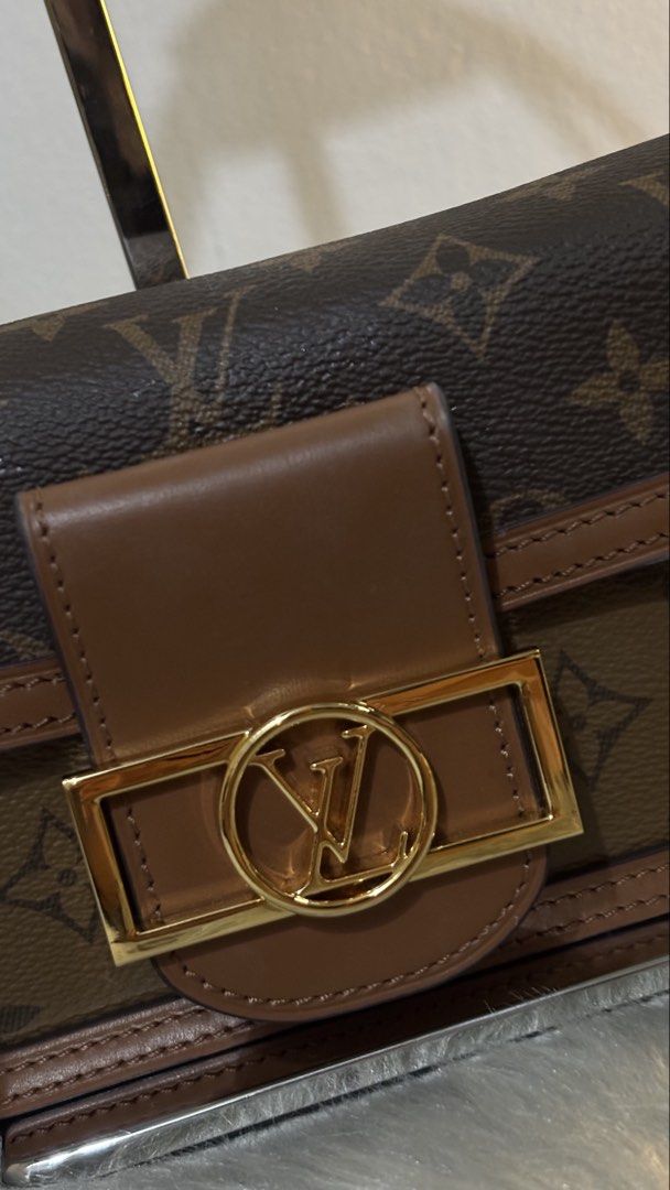 LOUIS VUITTON DAUPHINE EASTWEST BAG (Category: Luxury Bags & Wallets) located in Manila. Submitted by Bagstatic_luxuries (Listing ID 1445756255, Image 2). Description: Two way, two sling straps 😍😍😍 With original dustbag Japan sourced 🇯🇵.