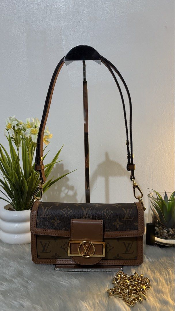 LOUIS VUITTON DAUPHINE EASTWEST BAG (Category: Luxury Bags & Wallets) located in Manila. Submitted by Bagstatic_luxuries (Listing ID 1445756255, Image 1). Description: Two way, two sling straps 😍😍😍 With original dustbag Japan sourced 🇯🇵.