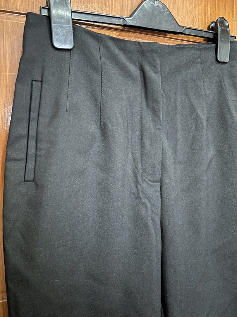 Love Bonito Black Bottoms/Pants (Category: Other Bottoms) located in Quezon City. Submitted by bettinaaaa (Listing ID 1445654368, Image 2). Description: Still in very good condition No stains & other issues .