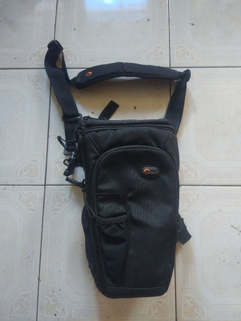Lowepro Toploader pro 75 AW Camera Bag (Category: Camera Bags & Carriers) located in Pasay City. Submitted by denimdude.ph (Listing ID 1445657634, Image 1). Description: scratches, last pic.