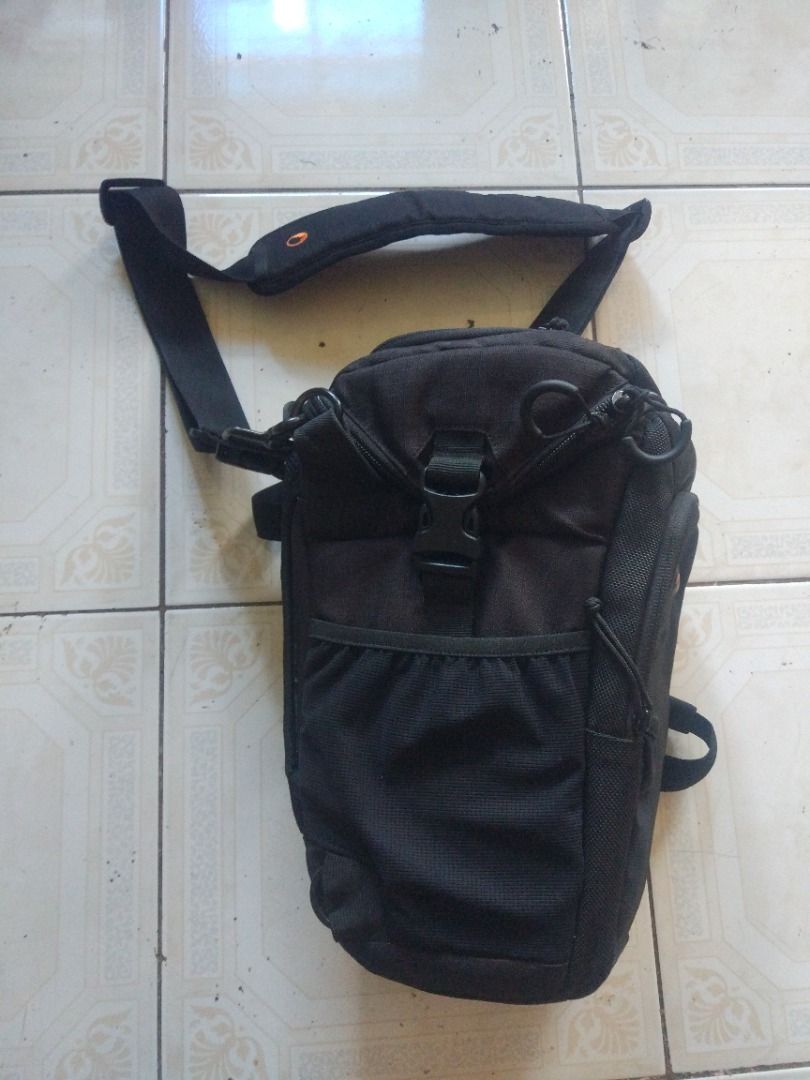 Lowepro Toploader pro 75 AW Camera Bag (Category: Camera Bags & Carriers) located in Pasay City. Submitted by denimdude.ph (Listing ID 1445657634, Image 2). Description: scratches, last pic.