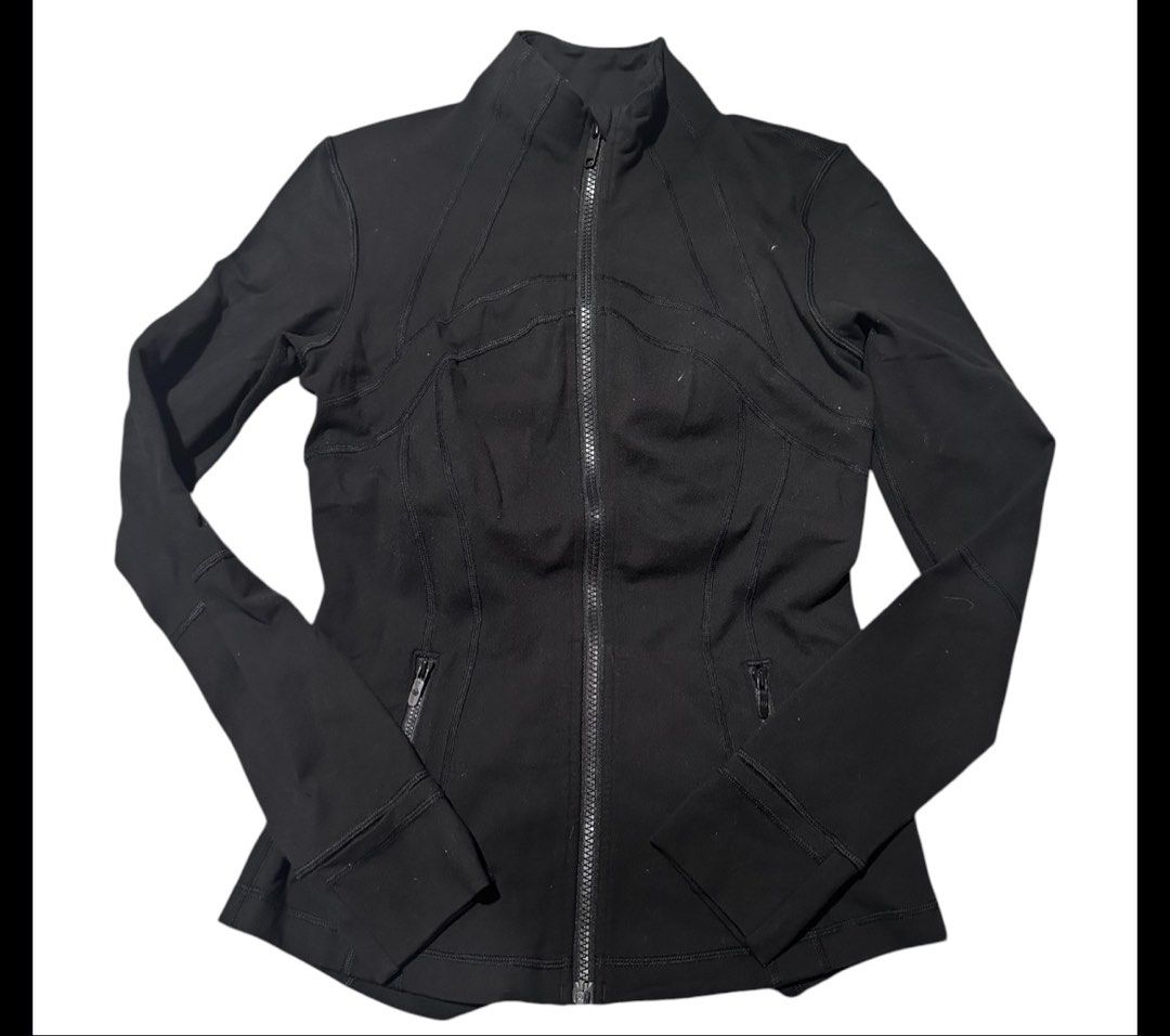 Lululemon Define Jacket exclusive hawaiian island dot 6 (Category: Activewear) located in Iba. Submitted by xooperfindslb (Listing ID 1445733069, Image 2). Description: Lululemon Define Jacket exclusive hawaiian island dot 6 Color: black Good condition No issue.
