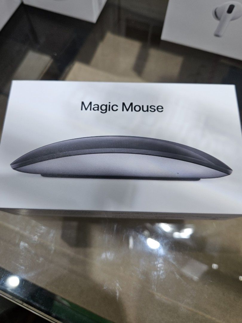 Magic mouse latest version (Category: Mouse & Mousepads) located in Pasay City. Submitted by son_castor (Listing ID 1445662017, Image 2). Description: magic mouse never pa na buksan.