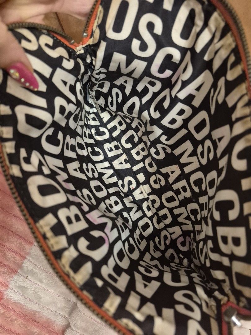 Marc Jacobs clutch (Category: Luxury Bags & Wallets) located in Angeles City. Submitted by clie15 (Listing ID 1445767260, Image 2). Description: rush sale!!!.