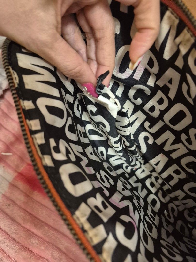 Marc Jacobs clutch (Category: Luxury Bags & Wallets) located in Angeles City. Submitted by clie15 (Listing ID 1445767260, Image 3). Description: rush sale!!!.