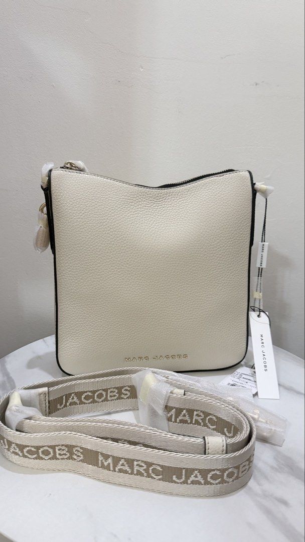 Marc Jacobs Drifter Crossbody Bag (Category: Luxury Bags & Wallets) located in Pasig City. Submitted by toryluxebags (Listing ID 1445786995, Image 3). Description: Marc Jacobs Drifter Crossbody Bag ✔️ Brand new ✔️ Comes with paper bag ✔️ 100% Authentic ✔️ Stylish and versatile crossbody bag for everyday use ₱10,500 .