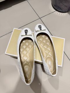 (Category: ) located in . Submitted by farsthrift (Listing ID 1445660450, Image 1). Description: .