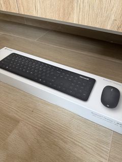 Microsoft Bluetooth Desktop Keyboard and Mouse Set503663891443896320