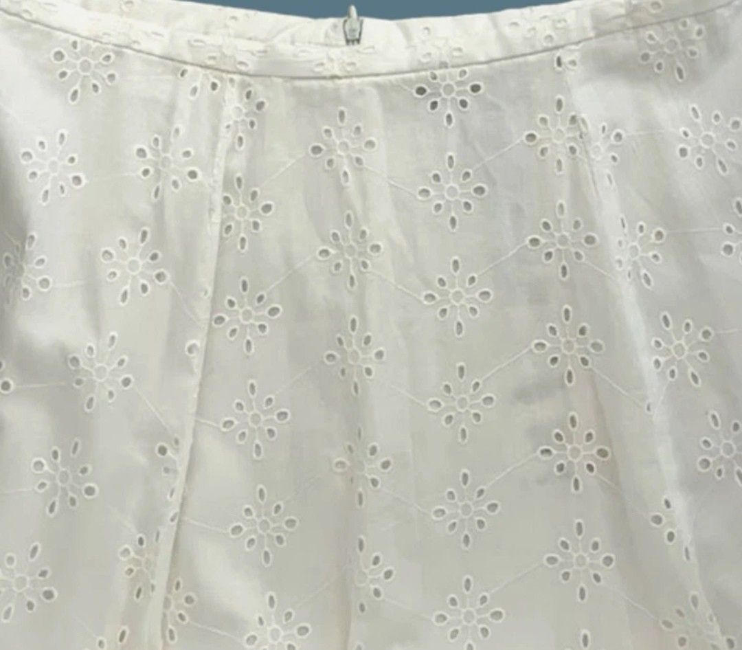 Midi skirt (Category: Skirts) located in Quezon City. Submitted by jotioco (Listing ID 1445743865, Image 2). Description: Zara embroidered midi skirt In very good condition White.