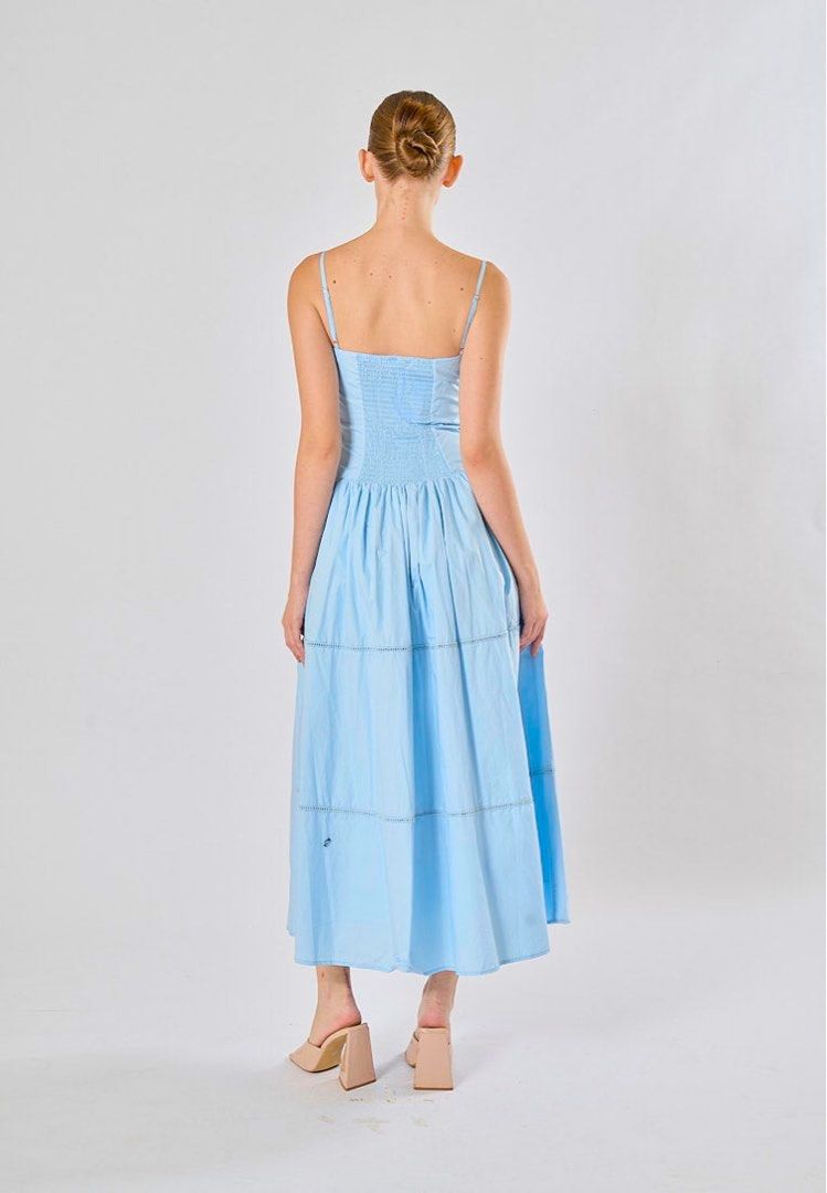 XS-S Olivette Blue Button Down Ruched Bust Square Neck Tiered Midi Dress (Category: Dresses) located in Dinalupihan. Submitted by fashionboxa (Listing ID 1445762104, Image 2). Description: Comparable Value P1,740 Selling low to DECLUTTER Never used Product Details: Regular Fit, Solid Tone, Polyester Garment Measurements Small - Bust: 78cm, Waist: 68cm, Length: 65cm Model wear Small.