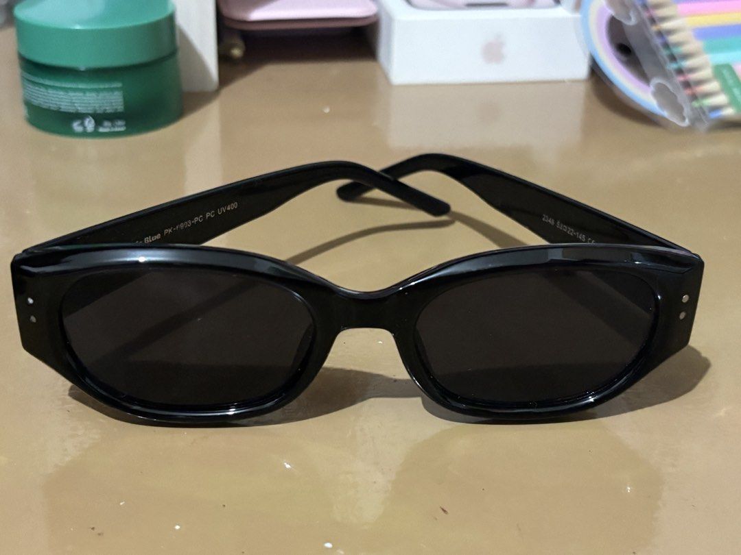Pacific Blue Shades Sunglasses (Category: Sunglasses & Eyewear) located in Batangas. Submitted by wcwonwon (Listing ID 1445739581, Image 2). Description: Used sunglasses can send condition :) .