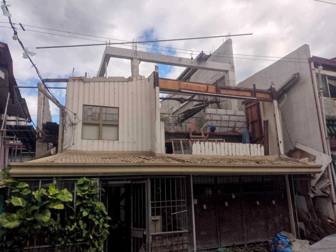 Pandacan Lot (Category: Lot) located in Quezon City. Submitted by newsman (Listing ID 1445727993, Image 2). Description: 🏡 PRIME PROPERTY FOR SALE IN PANDACAN, MANILA Own a strategically located 100-square-meter property in the heart of Pandacan, Manila. This lot comes with an unfinished house structure, giving buyers the flexibility to complete, renovate, or redevelop according to their needs. 📍 Key Location Advantages: • Near Quirino Avenue •