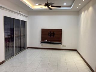 (Category: ) located in . Submitted by dansomban (Listing ID 1445631607, Image 1). Description: .