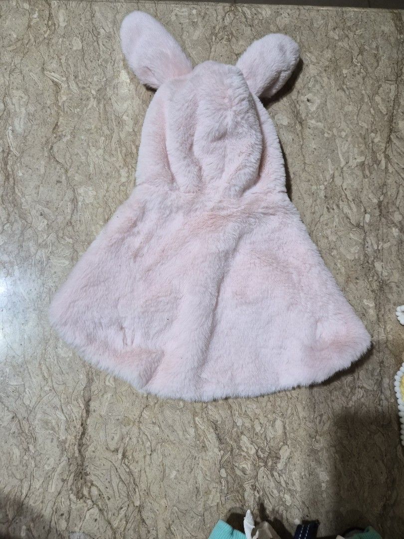 PET THINGS (Category: Homes & Other Pet Accessories) located in Pila. Submitted by dmlmd (Listing ID 1445632368, Image 2). Description: used for modelling only. fixed price PM for details.
