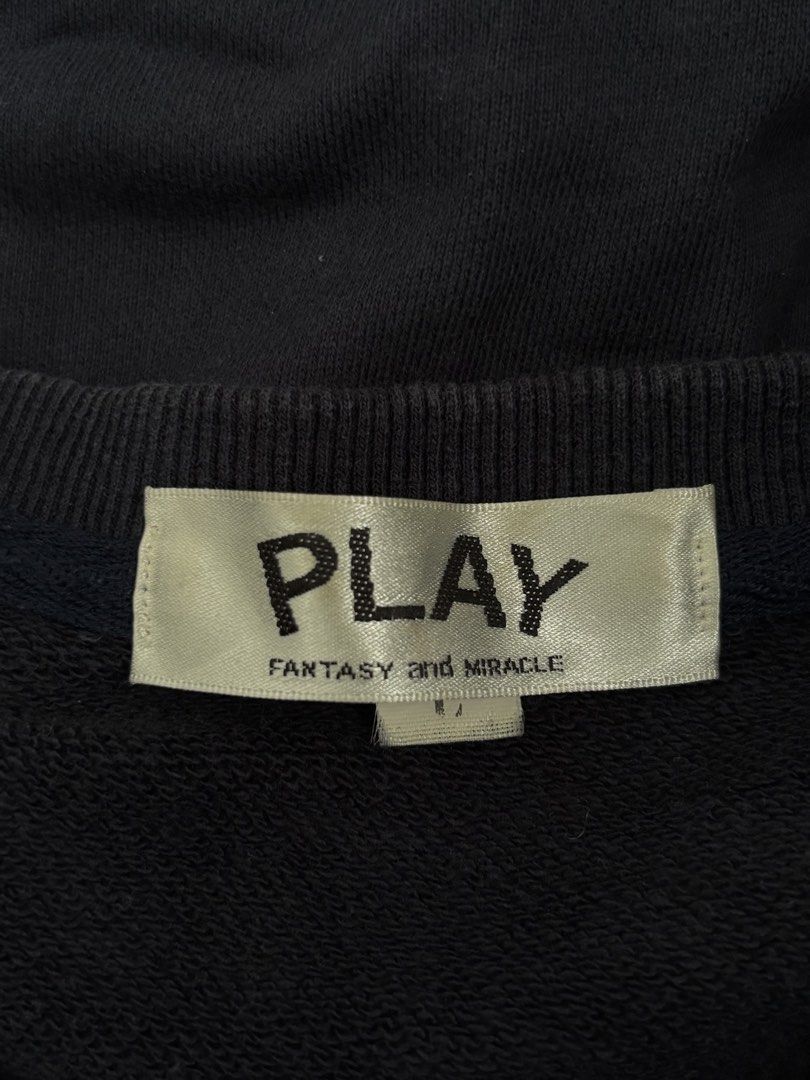 PLAY COMME DES GARCOONS HEART LOGO SWEATSHIRT (Category: Coats, Jackets and Outerwear) located in Pasay City. Submitted by tanryanzyn18073 (Listing ID 1445658229, Image 2). Description: PLAY COMME DES GARCOONS HEART LOGO SWEATSHIRT details: size: large W:19 L:25 No Washtag.