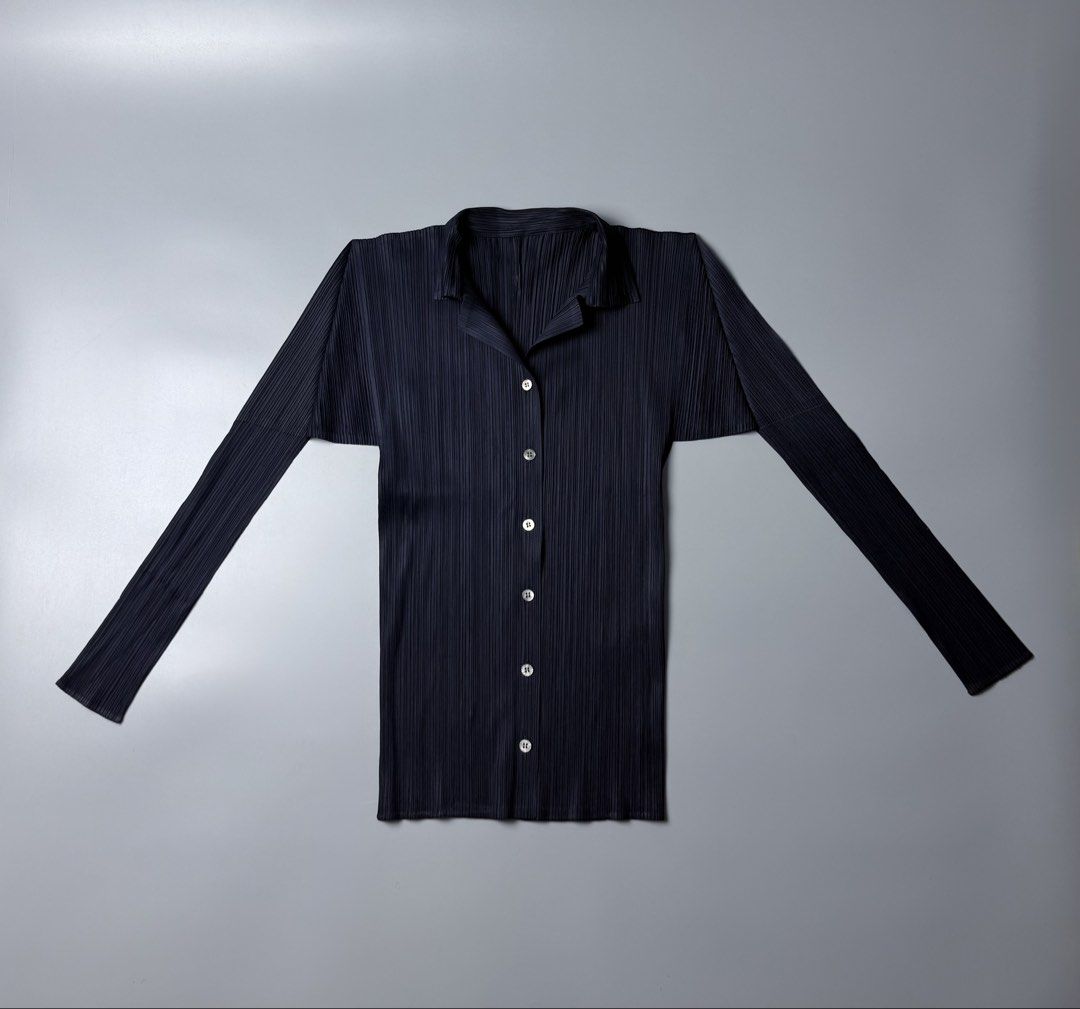 Pleats Please Issey Miyake Longsleeve (Category: Longsleeves) located in San Pablo. Submitted by zzz.archvs (Listing ID 1445646106, Image 1). Description: Still in great condition Made in italy Button up Measurements on pictures .