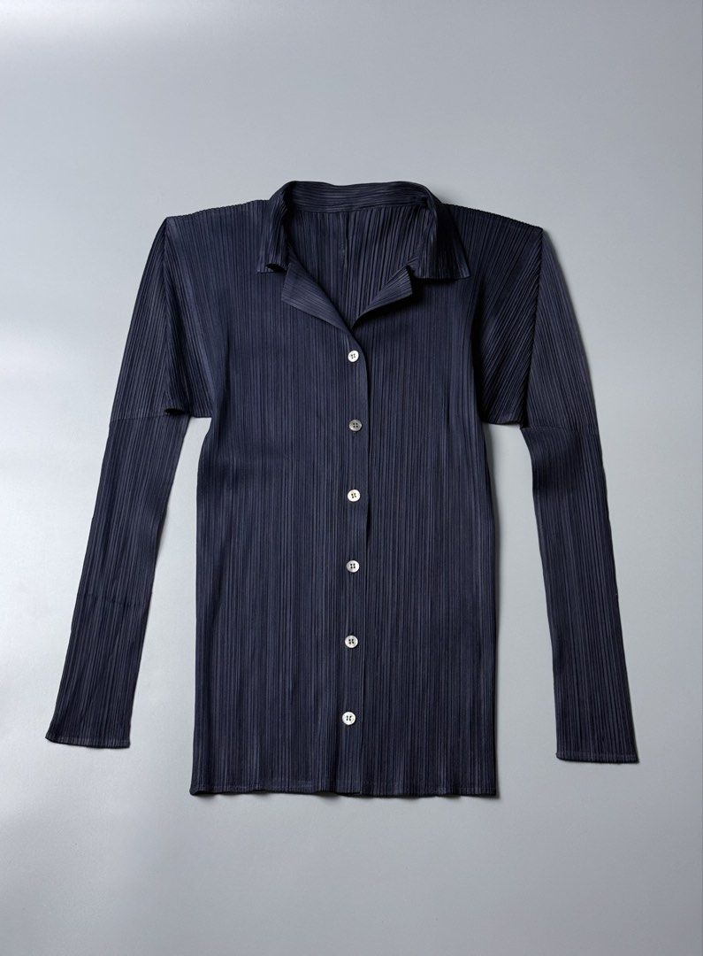 Pleats Please Issey Miyake Longsleeve (Category: Longsleeves) located in San Pablo. Submitted by zzz.archvs (Listing ID 1445646106, Image 2). Description: Still in great condition Made in italy Button up Measurements on pictures .