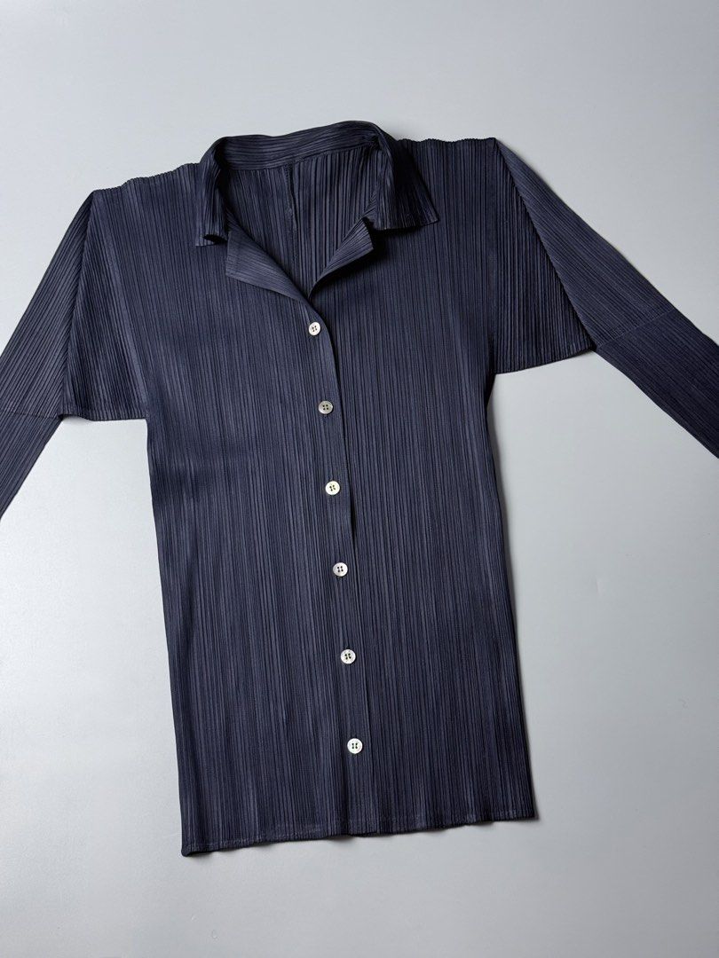 Pleats Please Issey Miyake Longsleeve (Category: Longsleeves) located in San Pablo. Submitted by zzz.archvs (Listing ID 1445646106, Image 3). Description: Still in great condition Made in italy Button up Measurements on pictures .
