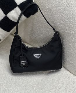 (Category: ) located in . Submitted by neverfull_luxury_sg (Listing ID 1445689808, Image 1). Description: .
