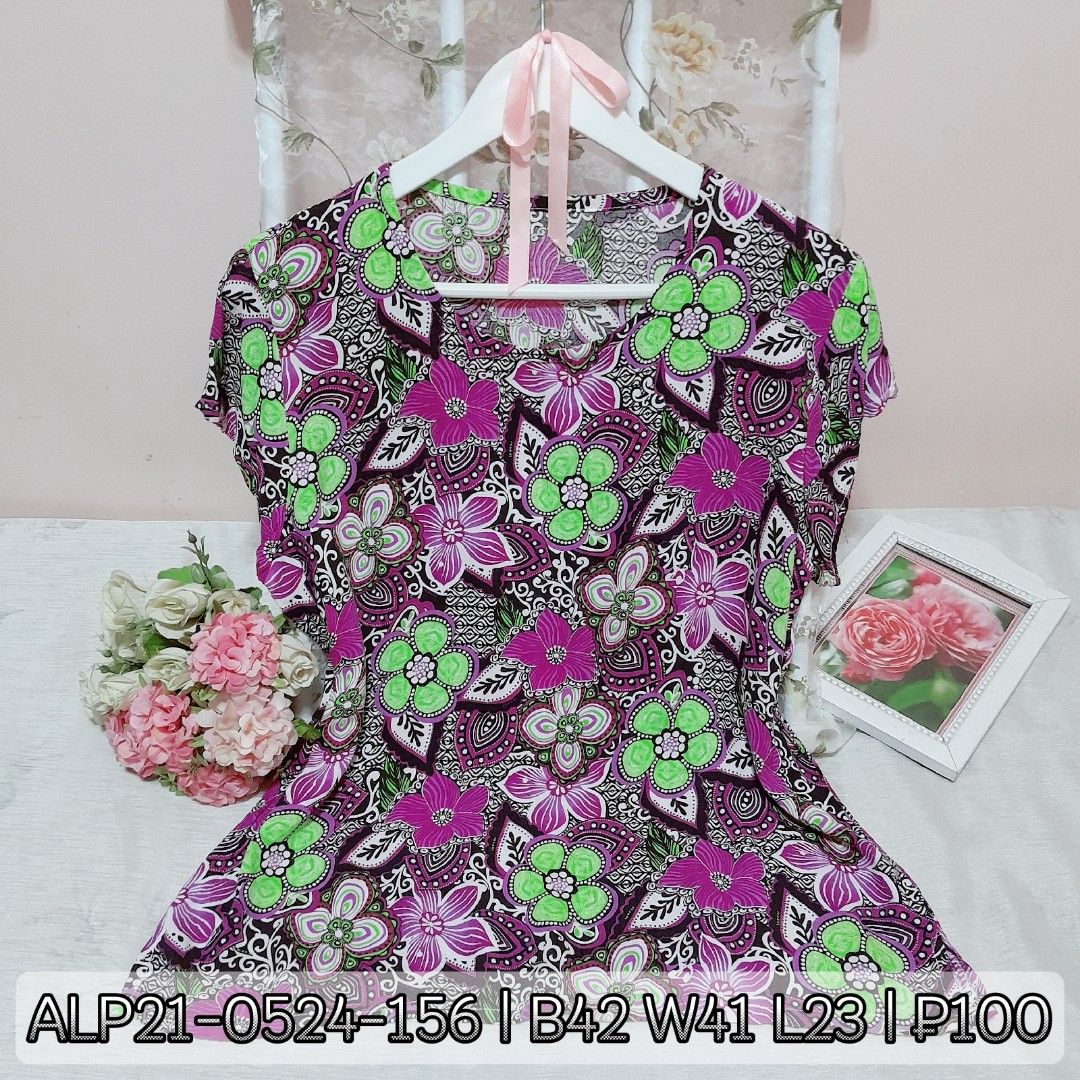Preloved Korean Pink Floral Top (Category: Blouses) located in Caloocan City. Submitted by ailove_ph (Listing ID 1445626434, Image 3). Description: ♡ Preloved pieces, handpicked with love ♡ Color may vary due to lighting ♡ Items are preloved, please manage your expectations ♡ DM for inquiries Thanks loves!💕.