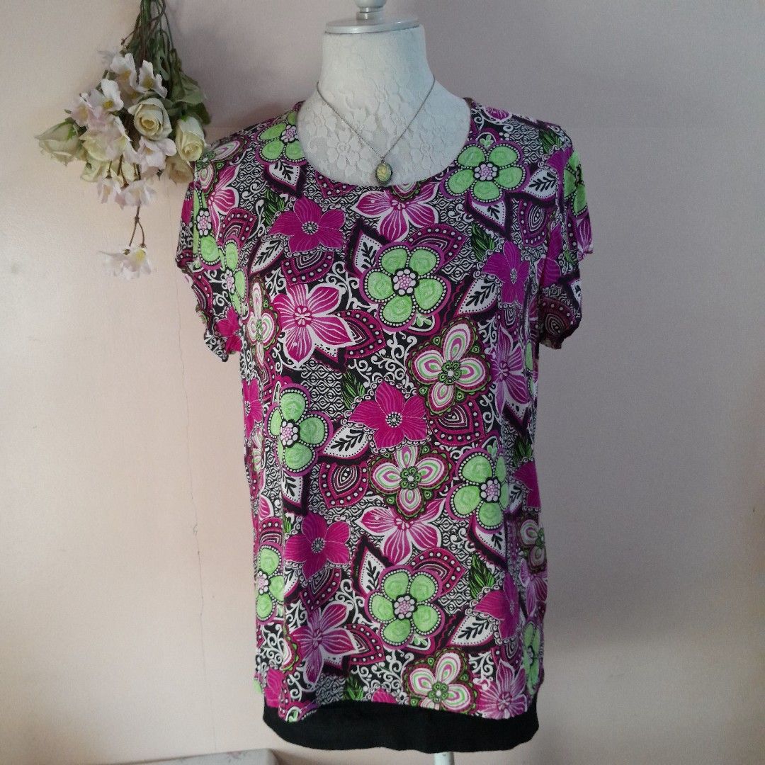 Preloved Korean Pink Floral Top (Category: Blouses) located in Caloocan City. Submitted by ailove_ph (Listing ID 1445626434, Image 1). Description: ♡ Preloved pieces, handpicked with love ♡ Color may vary due to lighting ♡ Items are preloved, please manage your expectations ♡ DM for inquiries Thanks loves!💕.