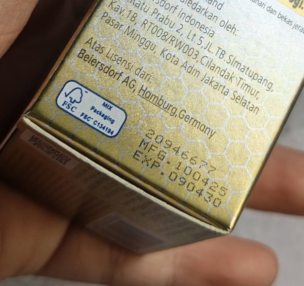 PREMIUM SKINCARE (Category: Face Care) located in Tagum. Submitted by cheriezaesthetics (Listing ID 1445618046, Image 2). Description: Nivea Orig Price - ₱799 selling it for - ₱500 snail white orig price - ₱549 selling it for ₱350 the ordinary orig price - ₱850 selling it for - ₱450 can ship via j&t nationwide all items are 100% legit and brandnew rfs: decided not to use anymore MINE NOW. PAY NOW. SHIP NOW 📍 Tagum City.